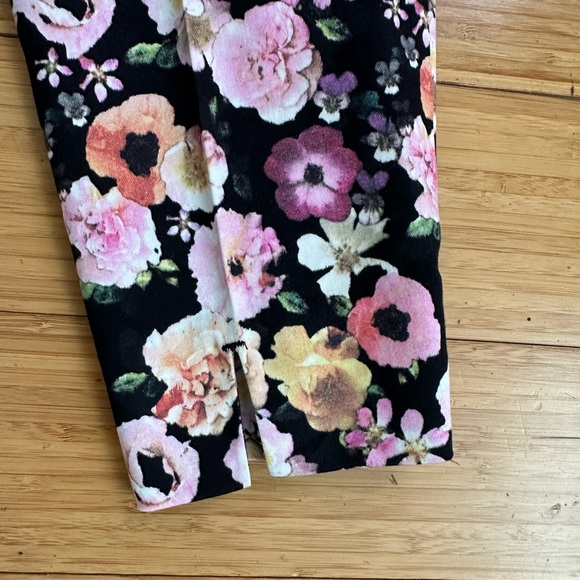 H&M  Set Tapered Cropped Pants Black & Pink Floral Size 4 / Top Size 6 - Picture 8 of 16